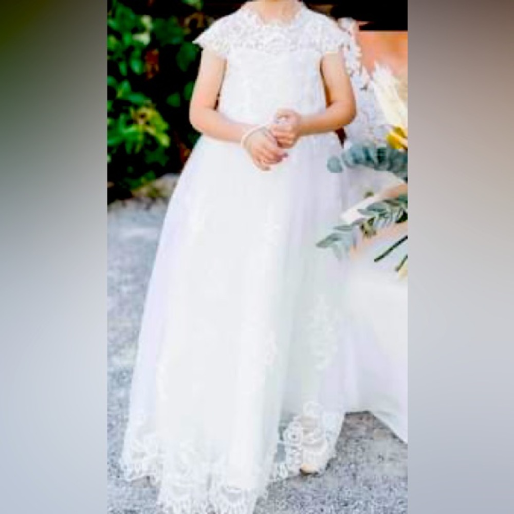 David’s Bridal Flower Girl Dress. Size 5.